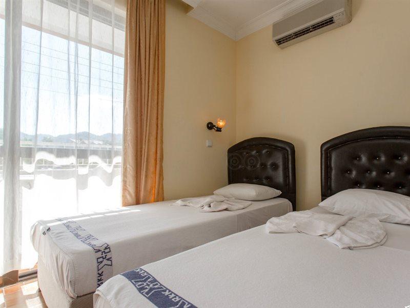 Defne & Zevkim Hotel Marmaris Ngoại thất bức ảnh